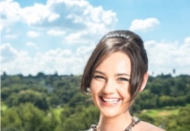 Make up by Christina of The Smudge